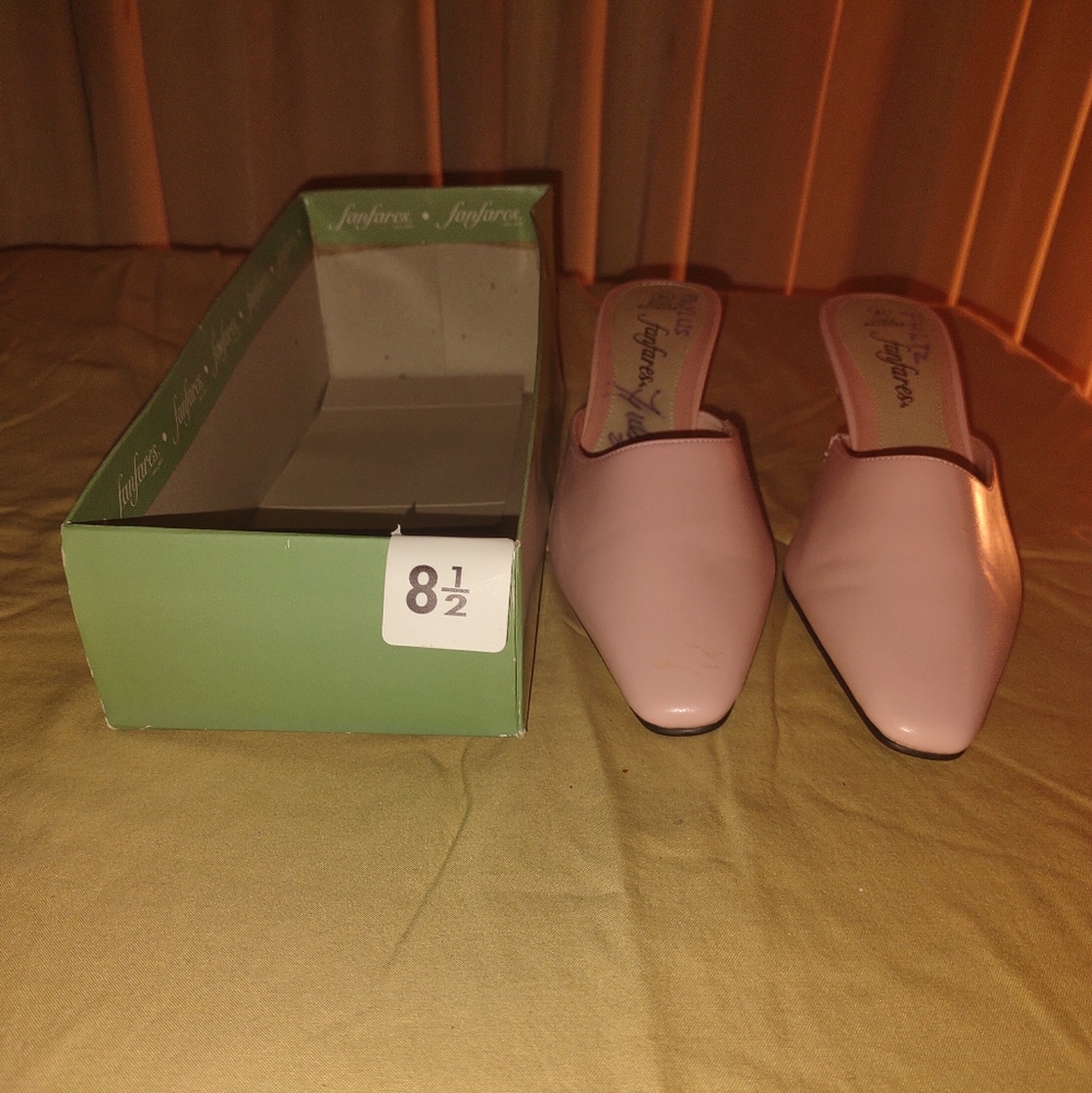 Women's Matching Purse & Short heels Shoes - Picture 3 of 16